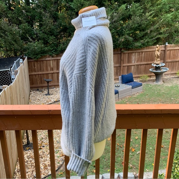 Womens American Eagle Knit Turtle Neck Sweater | L | Grey NEW!! - Picture 8 of 14